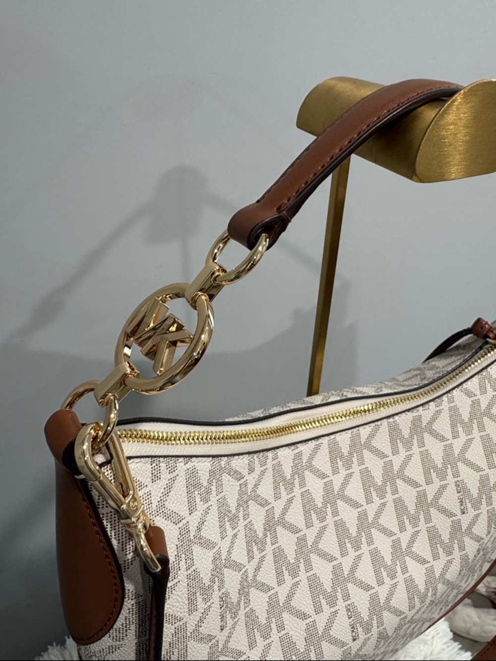 Michael Kors Beige MK Logo Shoulder Bag with Brown Trim - Picture 3 of 6